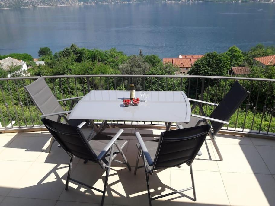 2Br Apartment With Pool Kotor Exterior photo